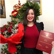 Laureata in lingue offre lezioni private, aiuto compiti, preparazioni esami